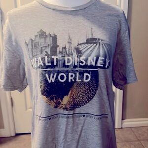 Walt Disney world park t shirt